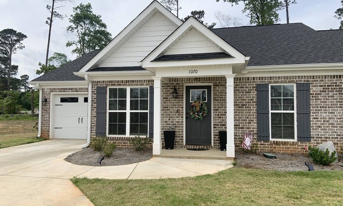 North Augusta House | New Townhome Master Week Rental with Top Review Score