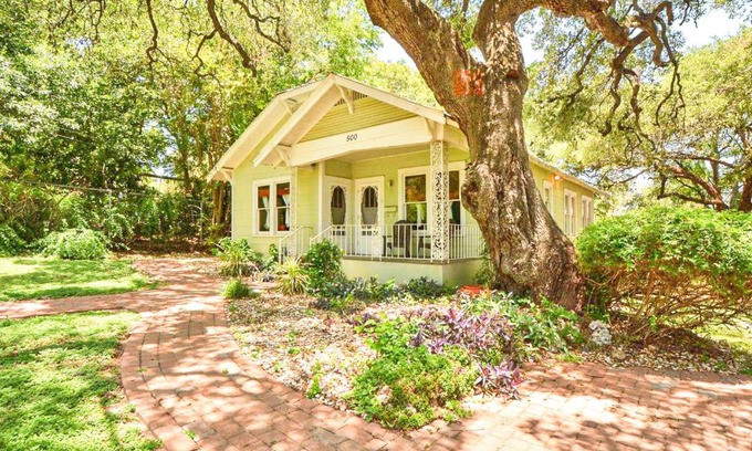 Travis Heights House | Delightful Travis Heights Home with Pool & Family Amenities