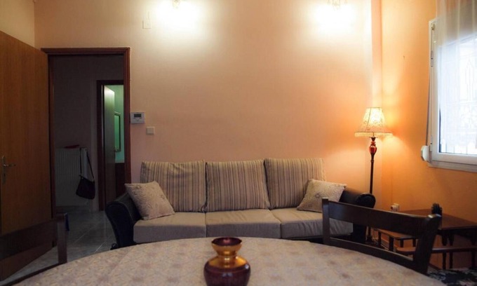 Trikala Apartment | Cozy Getaway at Adam's House with Family-Friendly Perks