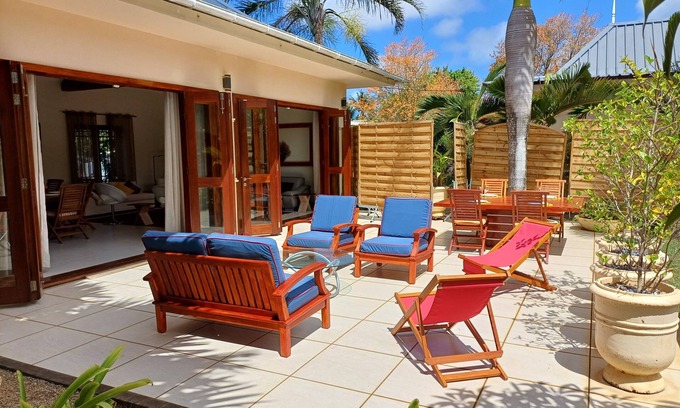 Calodyne Villa | Charming Tropical Villa Pool & Garden