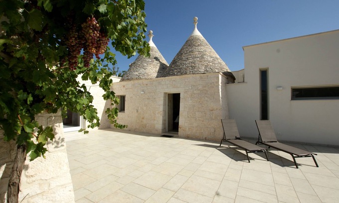 Cisternino House | Beautiful Trullo in Cisternino with Pool and Free WIFI