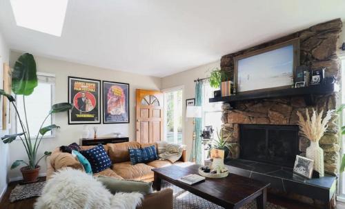 Marina del Rey Apartment | Charming Two-Bedroom Beach Bungalow with Private Yard