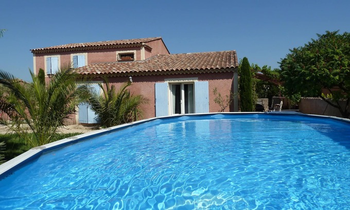 Cheval-Blanc Villa | Idyllic Provencal Villa with Pool and Lake Views Near Luberon
