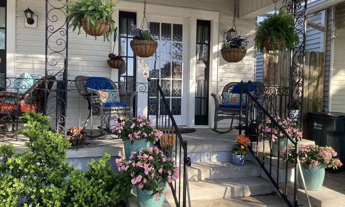 Audubon House | Inviting Uptown Home Next to Audubon Park with Ocean View