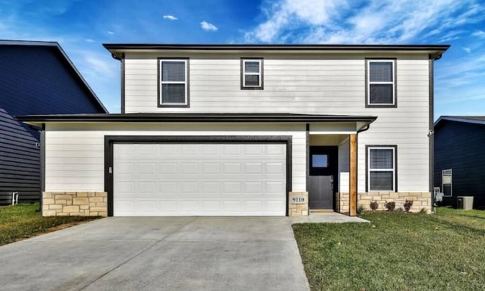 Wichita House | Premier Urban Escape with Family-Friendly Amenities
