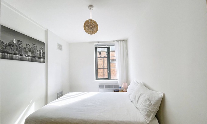 Castlefield Apartment | Urban Retreat - Family-Friendly Stay in Central Manchester
