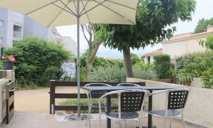 Naturist Village Villa | Villa Cap d'Agde Naturisme: Ideal Retreat with Spa & Breakfast