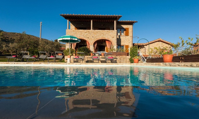 Castiglion Fiorentino Villa | Elegant Villa Retreat with Spa & Private Pool near Cortona