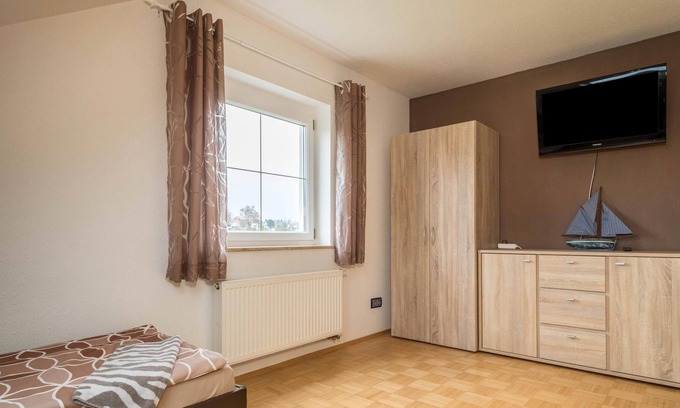 Fischbach Apartment | Charming Vacation Apartment "Daimler" close to the Lake with Wi-Fi & Garden