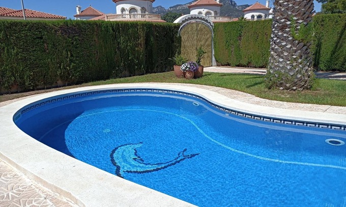 Miami Platja Villa | Idyllic Retreat with Private Pool and Ocean Views Await