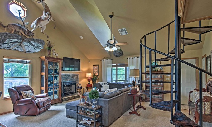 Vian House | Vian Retreat: Pet-Friendly Getaway with Private Deck