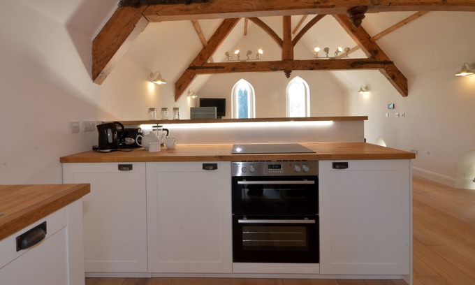 Pocklington House | Cozy Victorian Chapel in Pocklington - Pet Friendly & WiFi