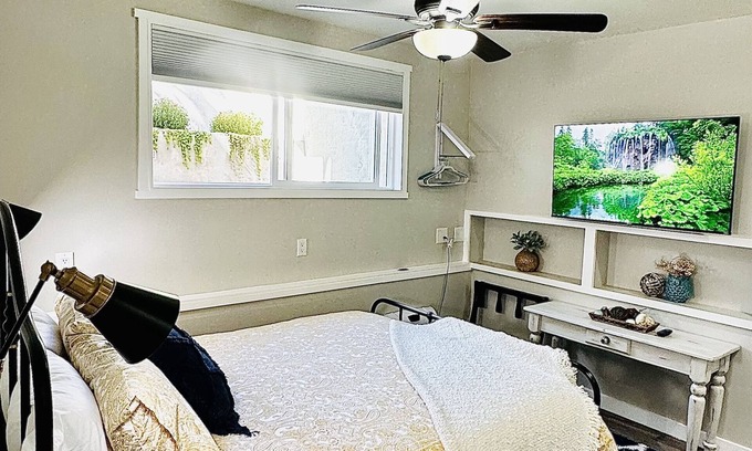 Logan Apartment | Historic Victorian Studio in Downtown Logan - Family Friendly
