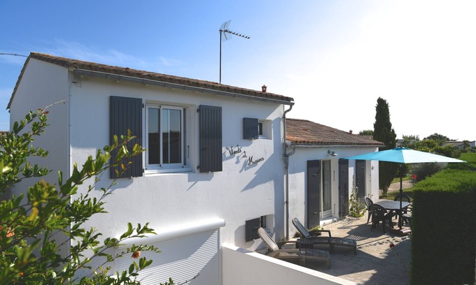 Sainte-Marie-de-Re Villa | Cozy Oceanfront Villa Near Shops and Beaches