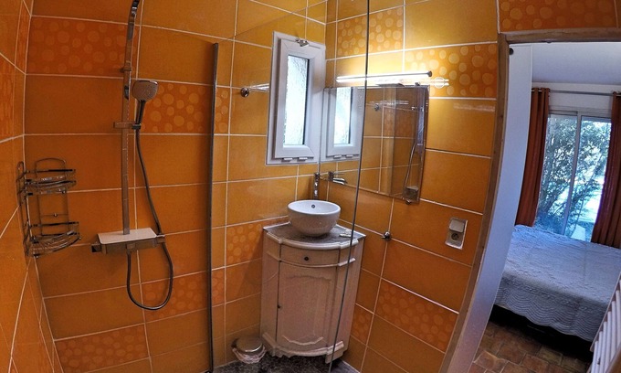 Valflaunes Villa | Inviting Villa at the Foot of Pic-Saint-Loup with Pool