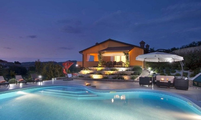 Karojba Villa | Relaxing Villa Diora with Pool and Spa Amenities Await