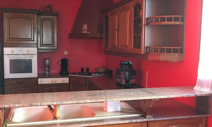 La Montagne House | Family-Friendly Villa F4 with Ocean Views in Montagne Saint-Denis