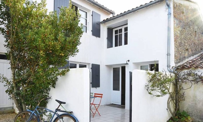 Les Portes-en-Re House | Villa Les Portes-en-Ré: Ideal Retreat for Families