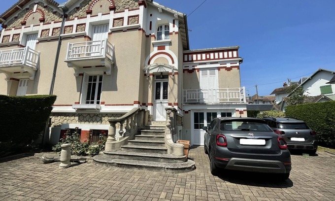 Cabourg House | Oceanfront Villa Cabourg: 5 Bedrooms for Family Getaways