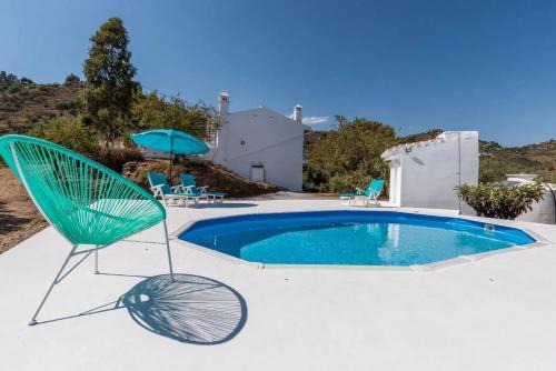 Sayalonga Villa | Cozy 3-Bedroom Villa with Private Pool in Competa