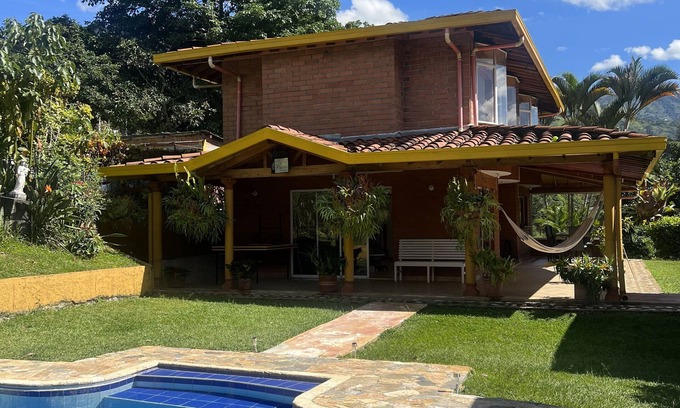 Copacabana Villa | Relaxing Villa Close to Medellín Metro and Shopping Malls