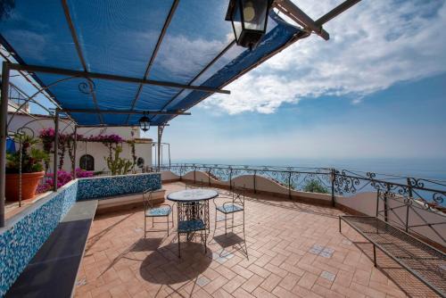 Conca dei Marini Villa | Seaside Villa degli Angeli with Terrace on Amalfi Coast