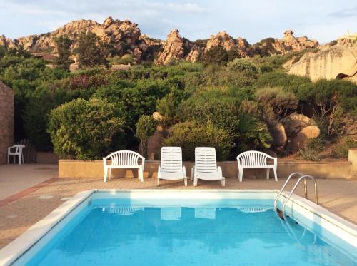 Costa Paradiso House | Charming Villa with Garden and Pool