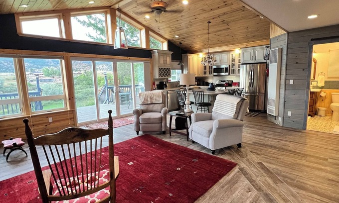 Howard Villa | Charming villa with 1 bedroom and WiFi, AC with a short scenic drive to Salida.