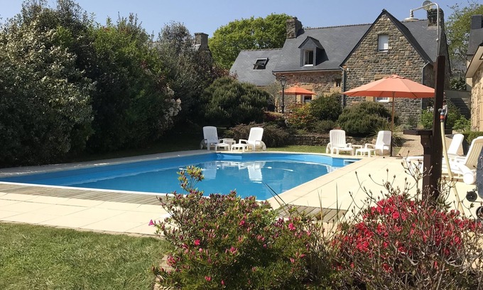Lanveoc House | Experience Fêtes Maritimes BREST 2024: Villa with Pool & Spa