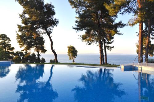 Kriopigi Villa | Charming Villa with Seaview in a Gated Complex
