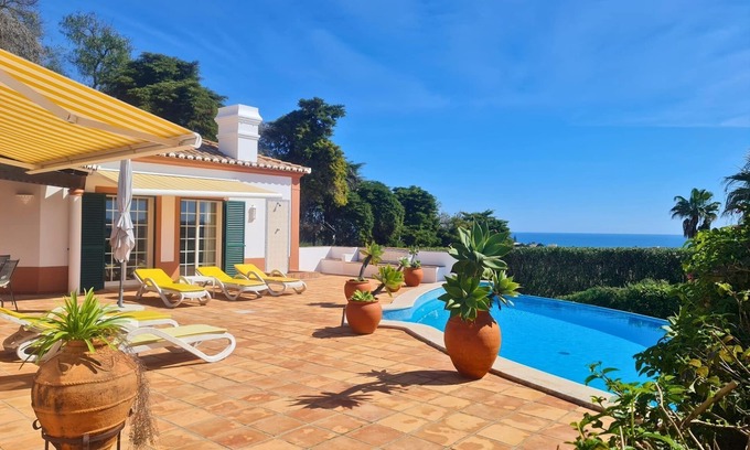 Calicas Villa | Idyllic Villa with Ocean View, Minutes to the Beach