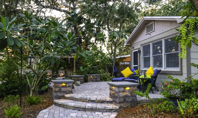 Safety Harbor House | Exceptional Downtown Bungalow: The Blue Heron Awaits