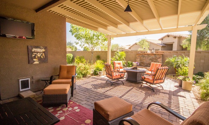 Westwing Mountain House | Cozy 3 BR Retreat Near Lake Pleasant with Breakfast Included