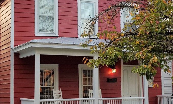 New Bern House | Tranquil Historic Home in Downtown New Bern - Guest Rated 10/10