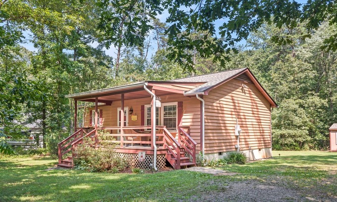 Mineral Cabin | Charming Water Access Cottage in Gated Community at Lake Anna