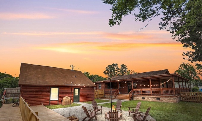 Russellville House | Inviting Waterfront Retreat with Lake Access & Game Room
