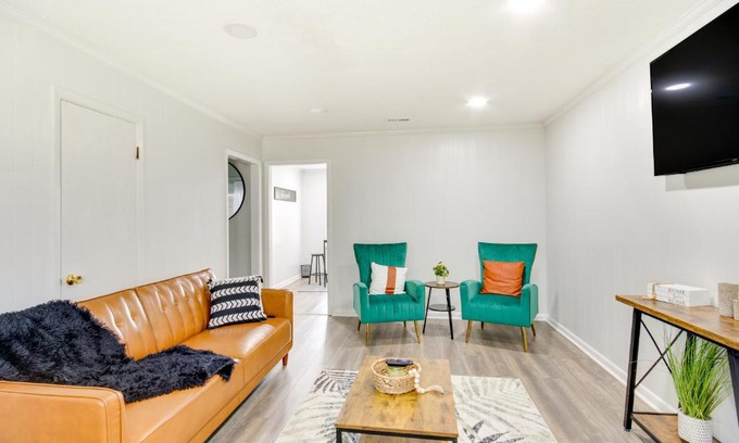 West Columbia House | Inviting West Columbia Getaway - Steps from Downtown!