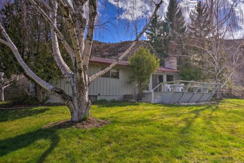 White Bird House | Scenic White Bird Home with Mountain and River Views