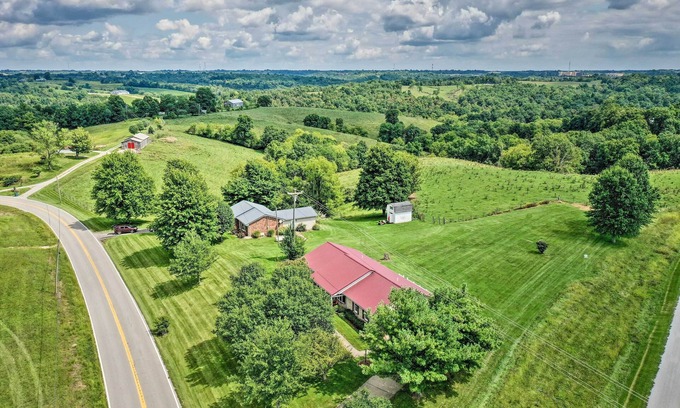 Williamstown House | Relaxing Williamstown Retreat with Private Yard & Spa