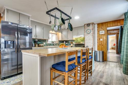 Dryden House | Top-Rated Wilton Vacation Rental with Fire Pit & Pet-Friendly