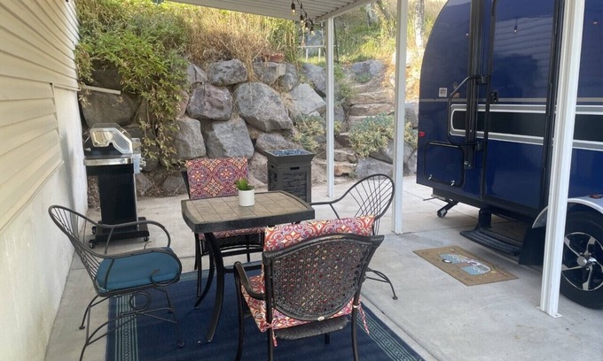 Farmington House | Guest Rated 10/10: WinnieDropTrailer with Cozy Patio
