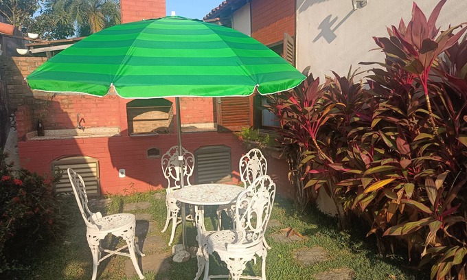 Jacone House | Cozy Hotel with Great Internet, Pet and Child Friendly