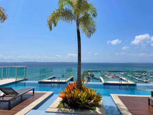 Dois de Julho Apartment | Beautiful Cloc Marina Apartment with Oceanfront Pool Access