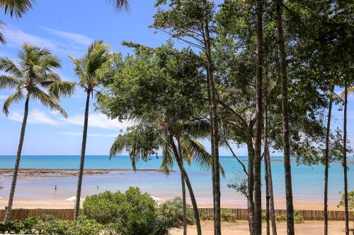 Curuipe House | Beachfront Bungalow with Ocean View at Outeiro das Brisas