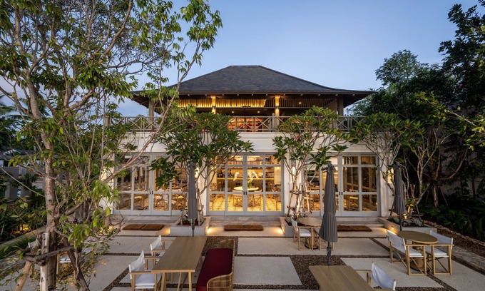 Khao Tao Villa | Discover Charras Bhawan Hotel with Pool and Ocean Views