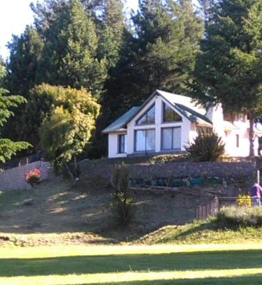 Trevelin Ski Chalet | Pet-Friendly Oceanfront Retreat at Charret Trevelin