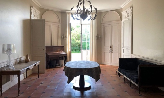 Sainte-Eulalie House | Elegant Charter of Yesteryear with Ocean View & Pool Access