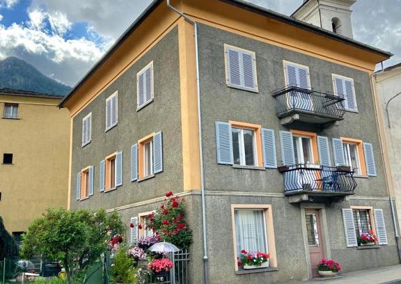 Li Curt Bed & Breakfast | Discover Comfort at Chasa Sassalbo - Rated 7.5/10