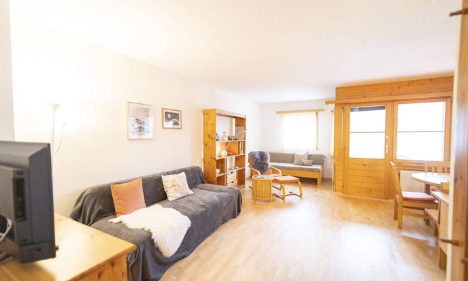 Ardez Apartment | Cozy 2.5 Room Flat in Ardez with Kitchen for Families