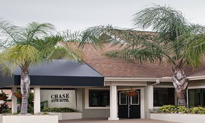 Rocky Point Apartment | Relax at Chase Suite Hotel Rocky Point in Tampa Bay